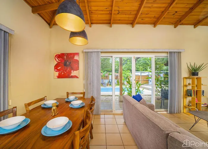 Beautiful 2-br House Steps From The Holiday home Playa Flamingo