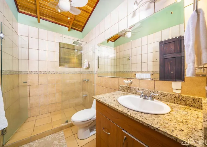 Beautiful 2-br House Steps From The Playa Flamingo
