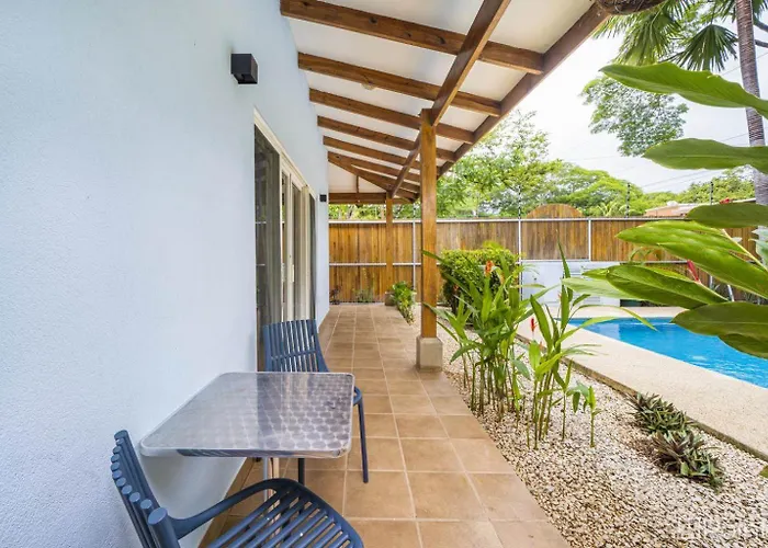 Beautiful 2-br House Steps From The Holiday home
