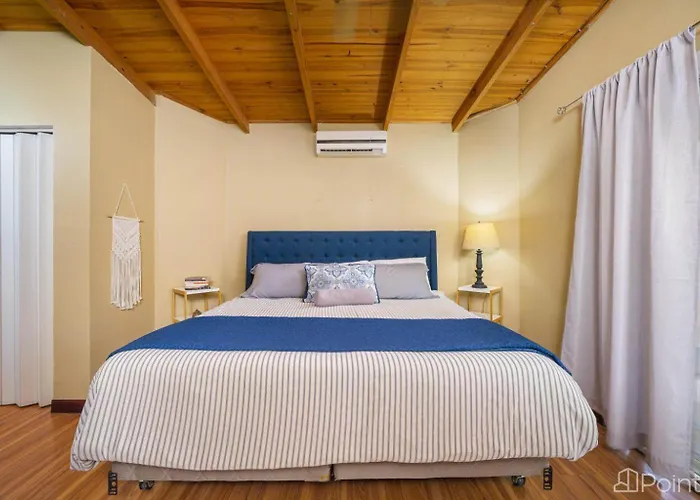 Beautiful 2-br House Steps From The *